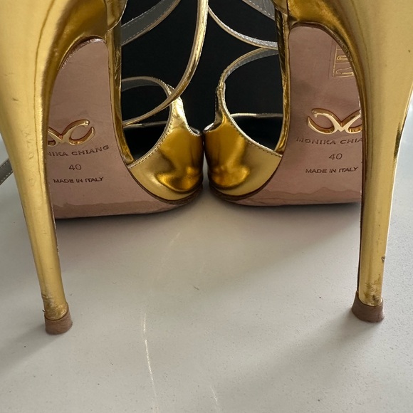 MONIKA CHIANG CAROLLA MIRRORED GOLD LEATHER PUMPS - Picture 5 of 7
